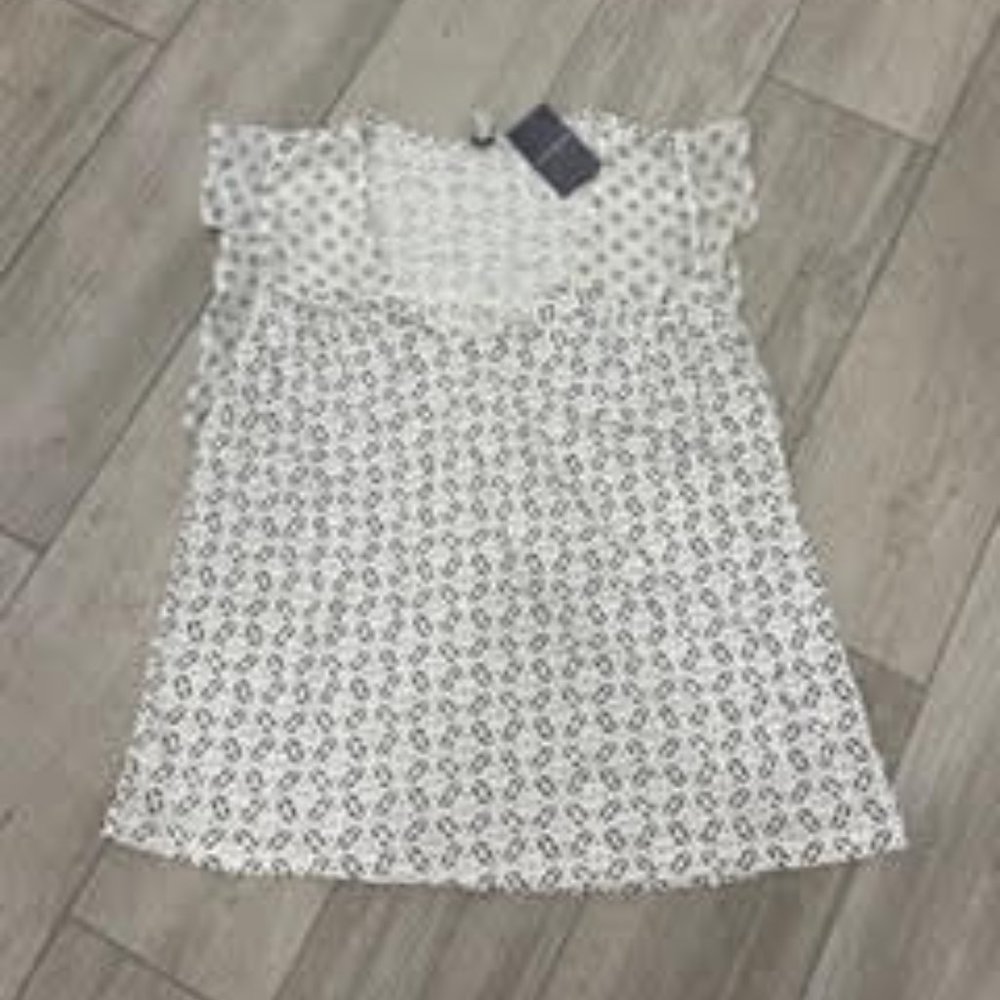 NWT LUCKY BRAND SLEEVELES W/ RUFFLE EDGE V NECK TOP small
